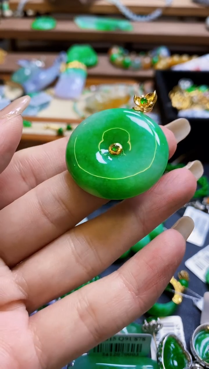 【闪购商品】定制翡翠18K金镶嵌扣