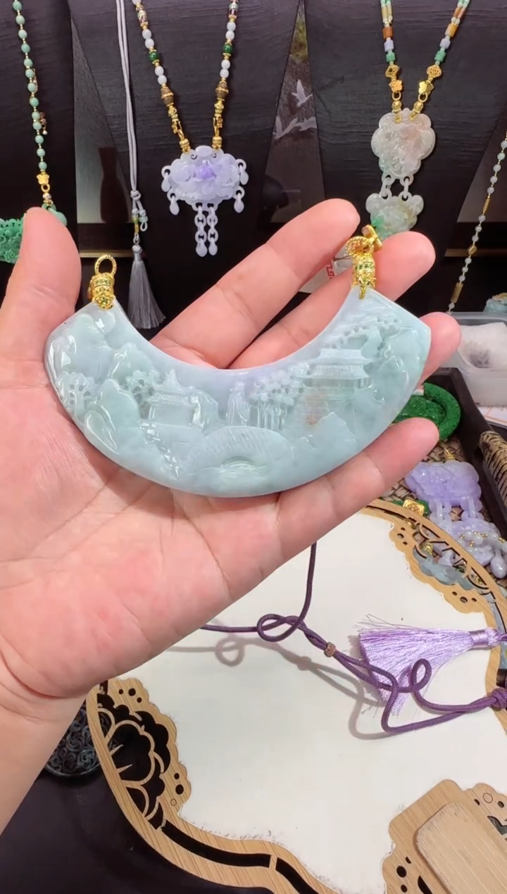 【闪购商品】翡翠颈饰未镶嵌牌子