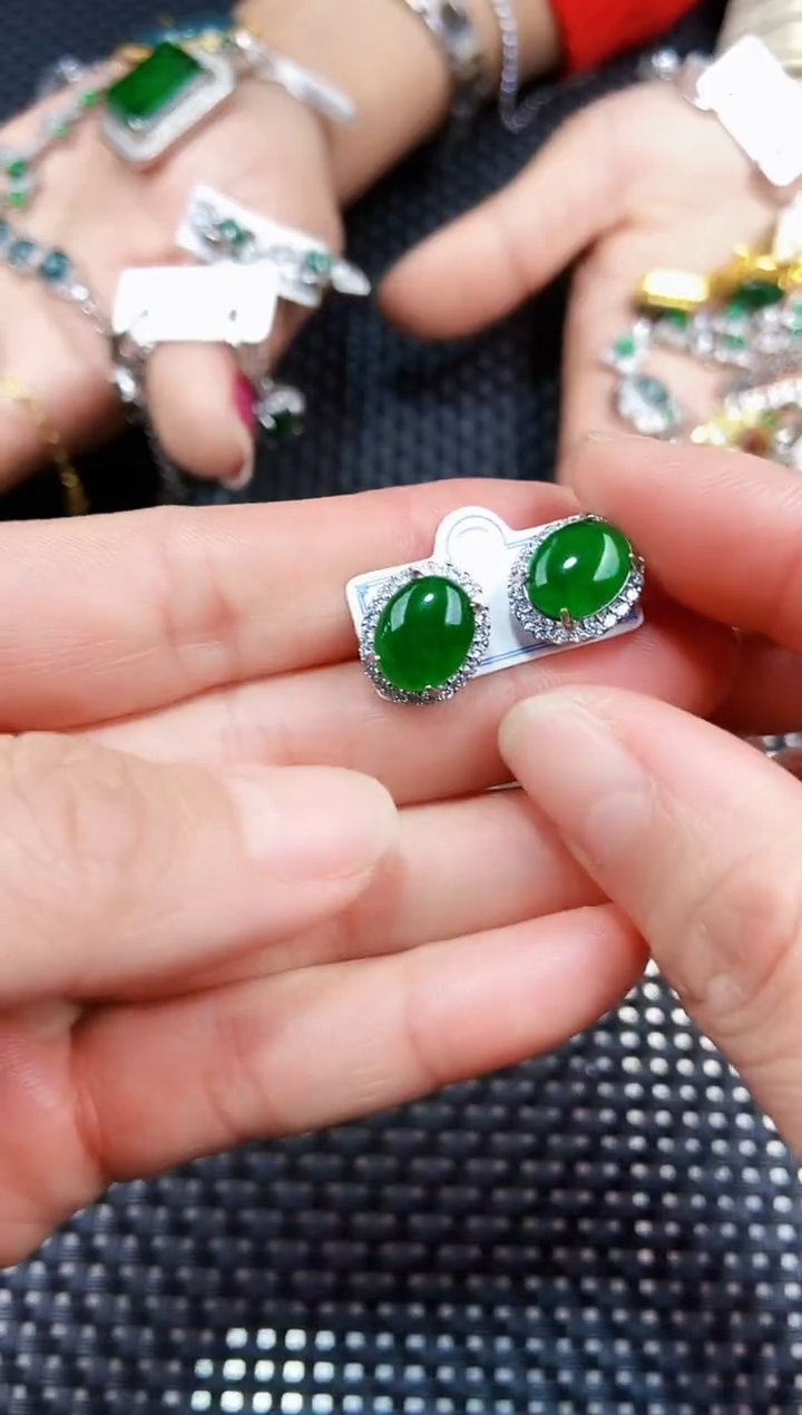 【闪购商品】翡翠耳饰未镶嵌111111111