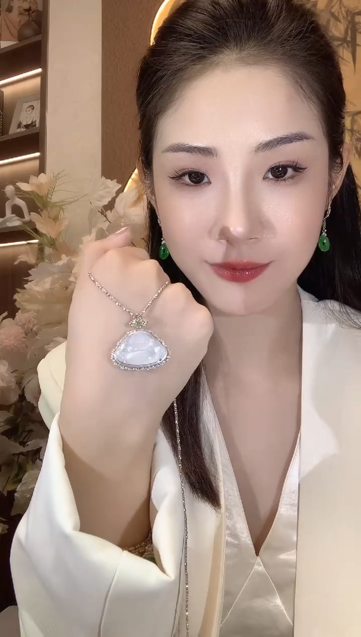 翡翠18K金镶嵌吊坠(不含链)A53翡翠多样性发货