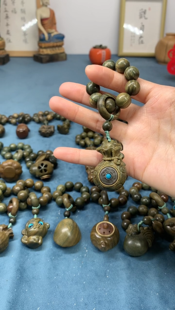 【闪购商品】维腊木（绿檀）把件赚钱袋 盘玩件