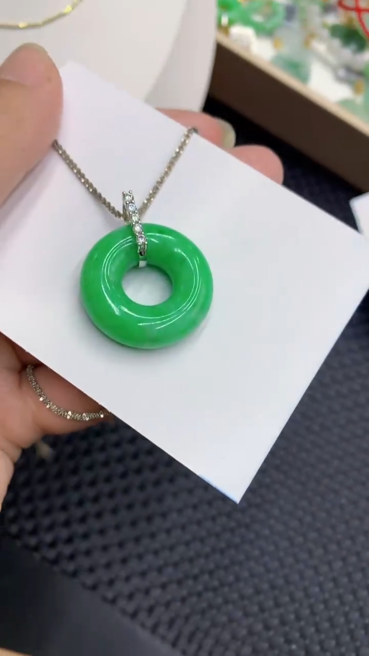 【闪购商品】翡翠颈饰18K金镶嵌            8