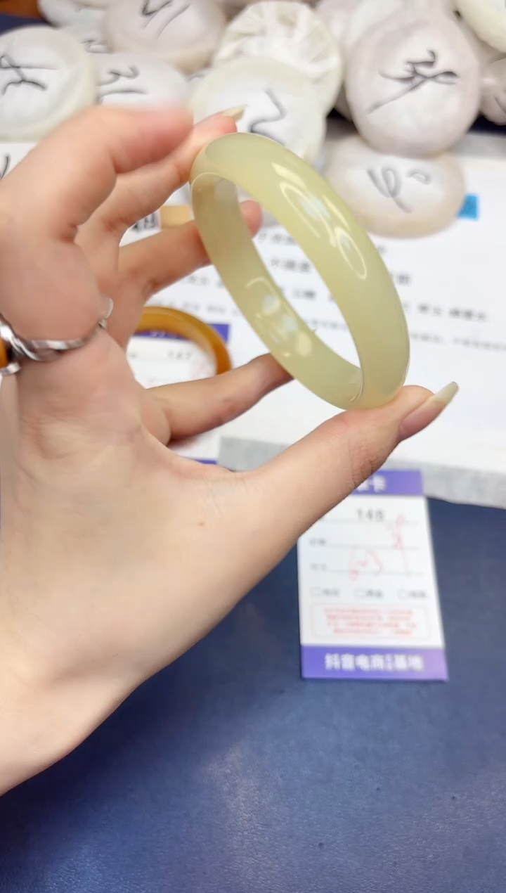 石英质玉手镯未镶嵌148-晴水-圈口62