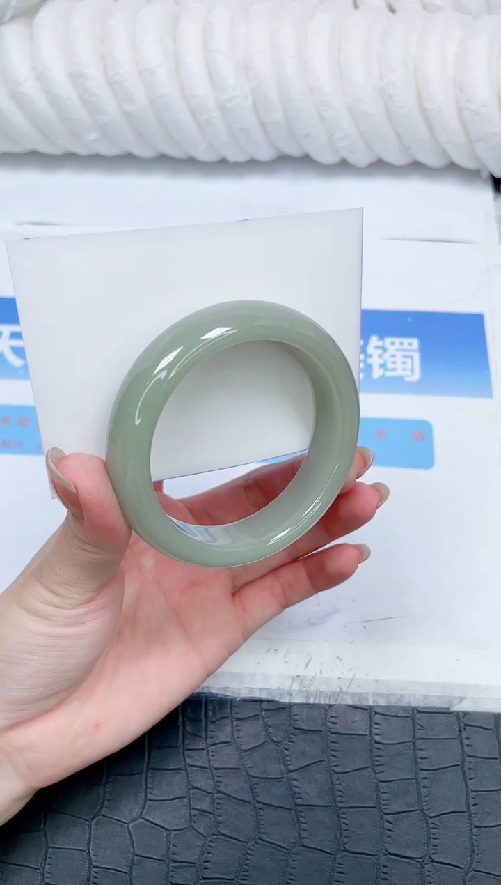 石英质玉手镯未镶嵌29-56.5