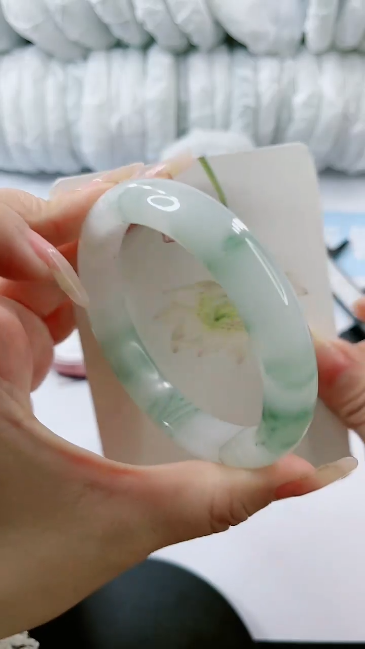 【闪购商品】石英质玉手镯未镶嵌多样性发货L551-62