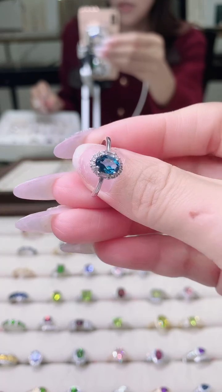 【闪购商品】托帕石戒指银S925镶嵌............