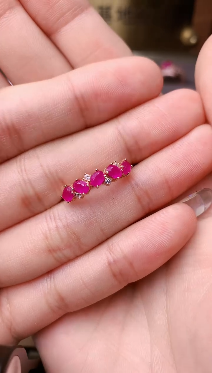 【闪购商品】红宝石戒指银S925镶嵌........