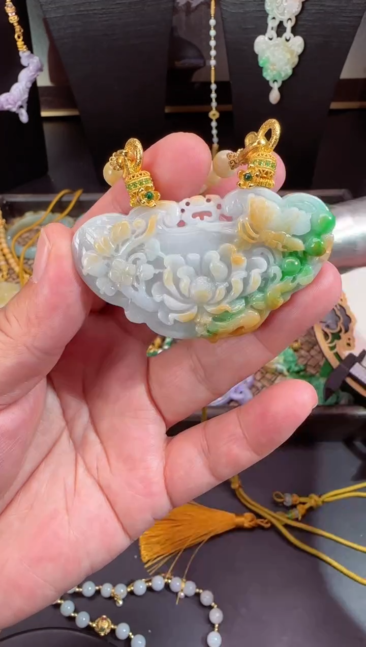 【闪购商品】翡翠颈饰未镶嵌拍照