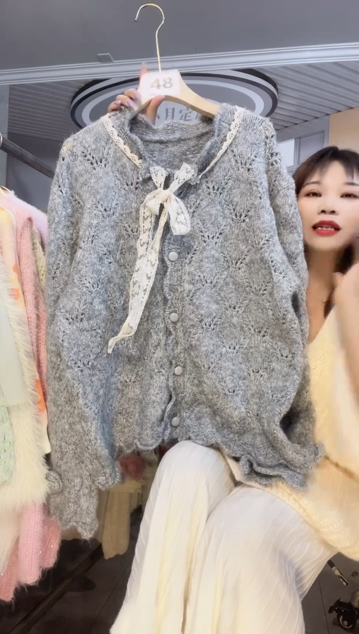 毛衣小小月精选服饰