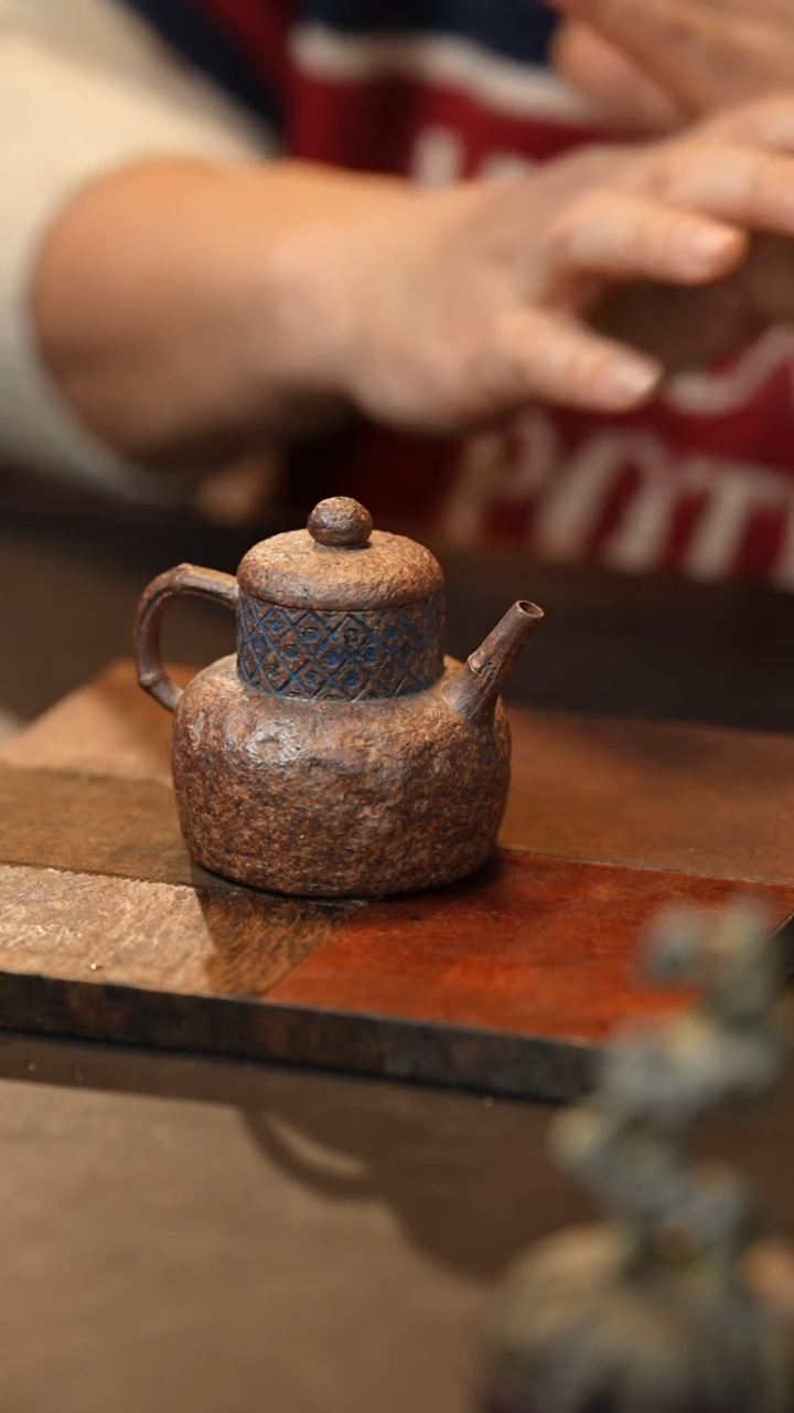 【闪购商品】【有茶器】手作刻纹紫砂壶