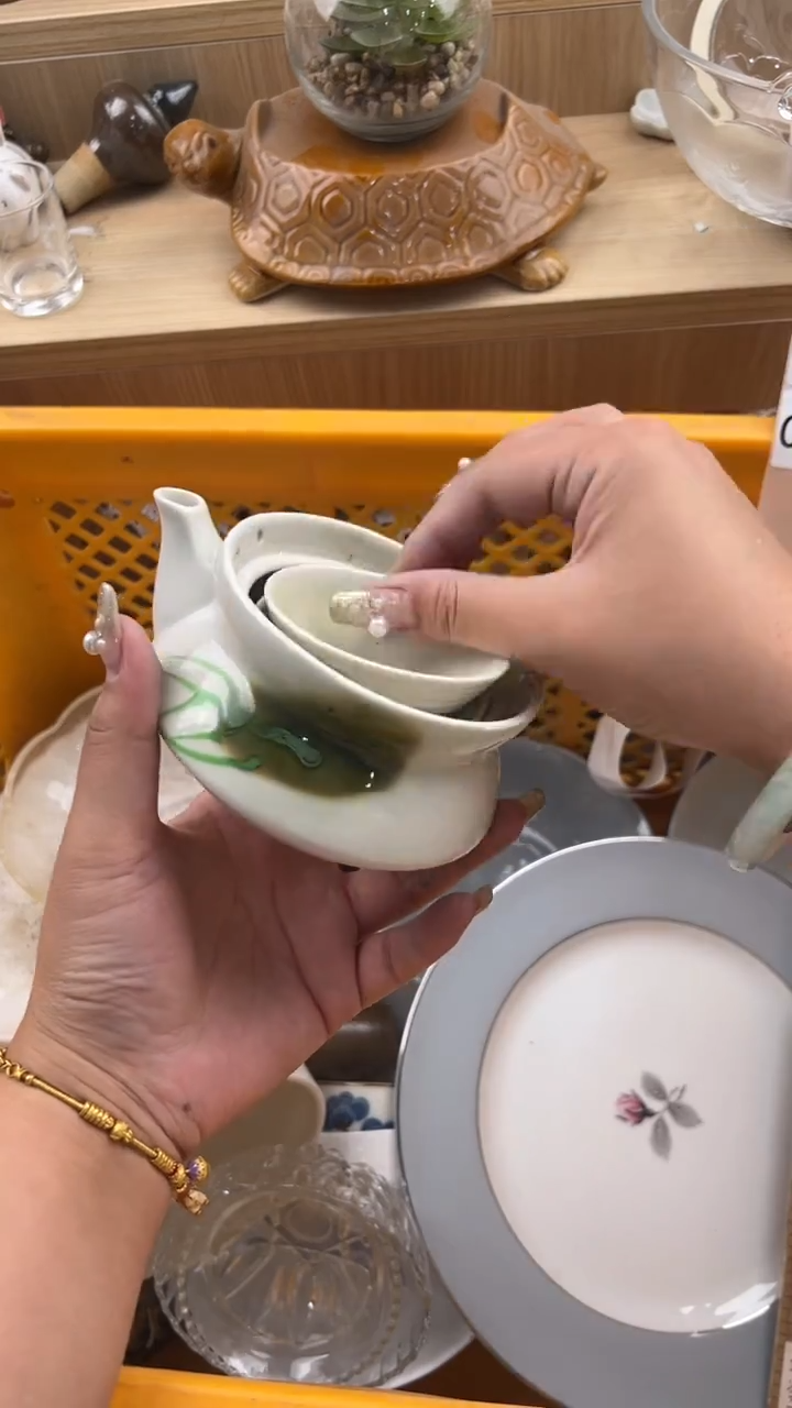 438默认微瑕，满20包邮。