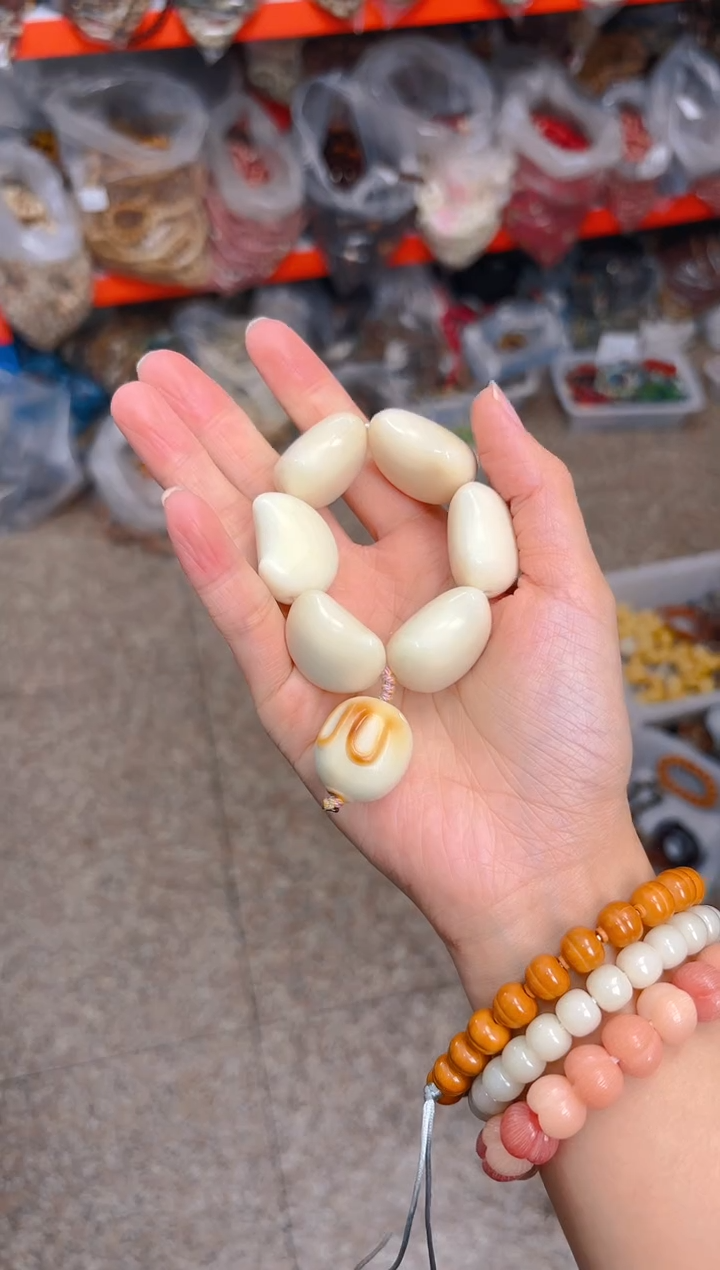 吊坠菩提根/象牙果月呀手捻 