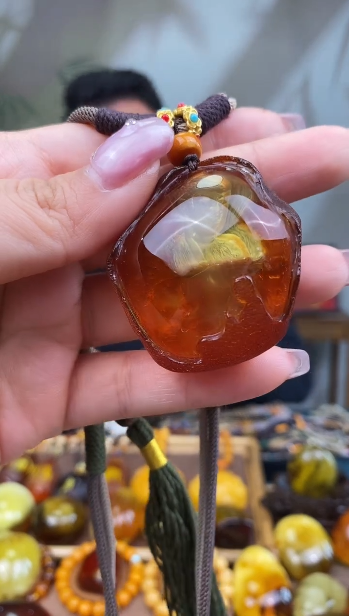 【闪购商品】琥珀裸石未镶嵌 基地发货 一物一证 顺丰包邮