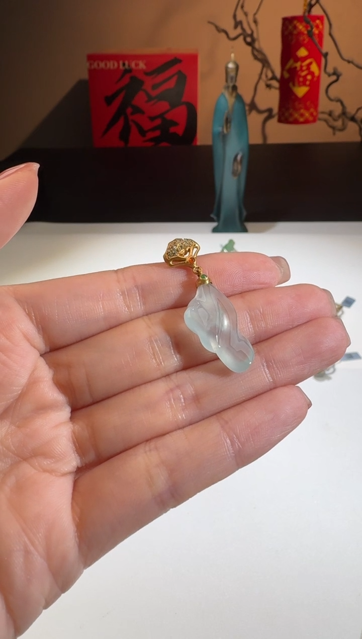 【闪购商品】翡翠吊坠(不含链)18K金镶嵌舒雅