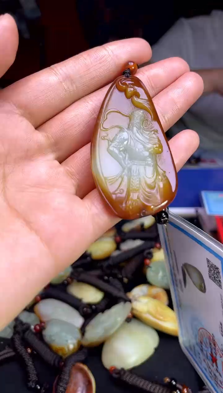 和田玉未镶嵌颈饰1