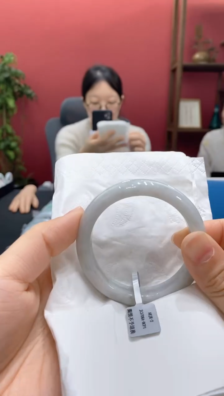 翡翠手镯未镶嵌00008393