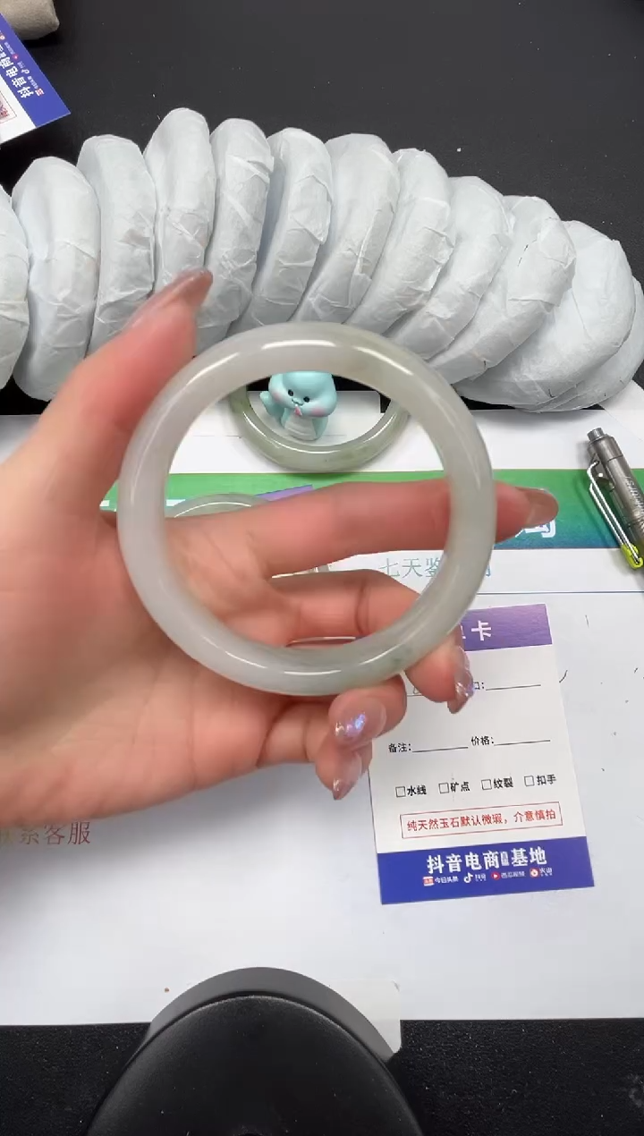 【闪购商品】石英质玉手镯未镶嵌407-62