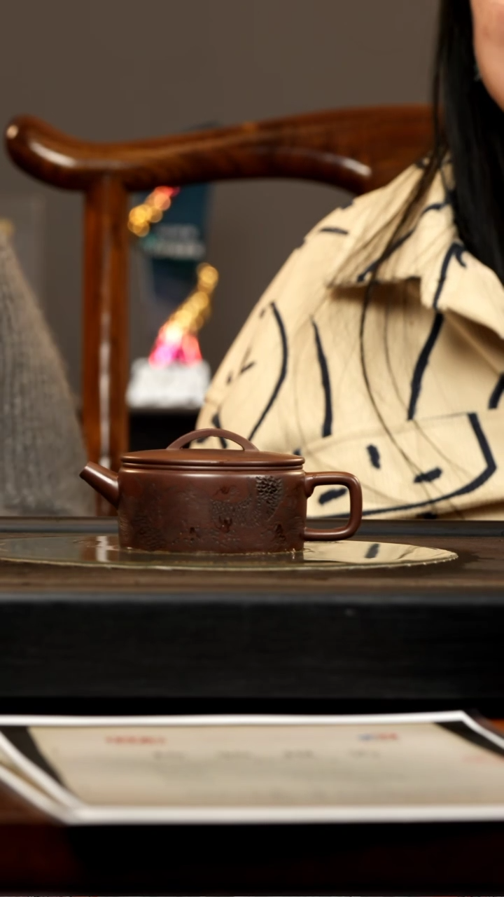 【闪购商品】紫砂茶壶HT 紫泥 腰圆汉瓦 251cc