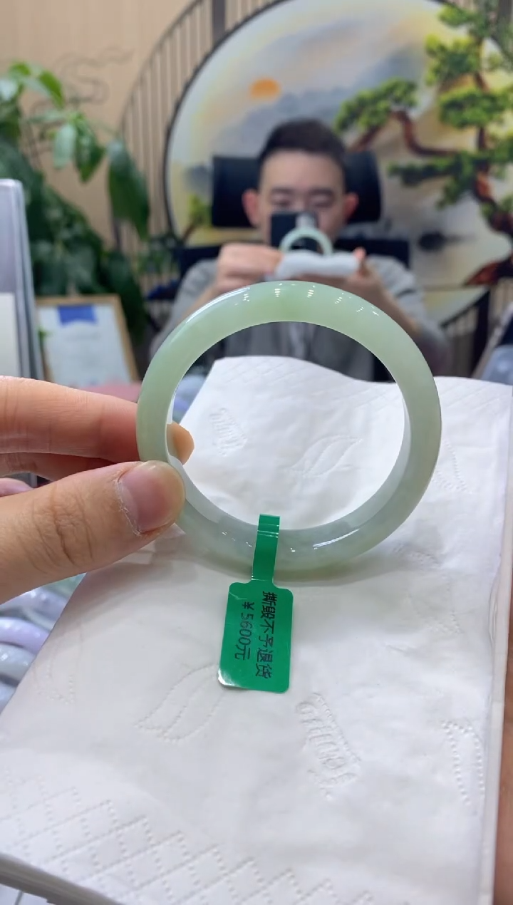 【闪购商品】翡翠手镯未镶嵌000013406