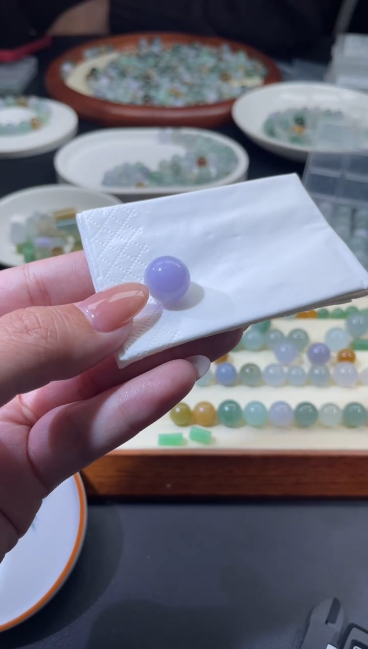 未镶嵌定制翡翠世****?翡翠毛货