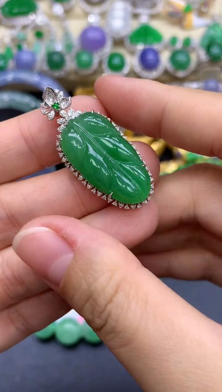 颈饰18K金镶嵌翡翠425-中国好珍宝