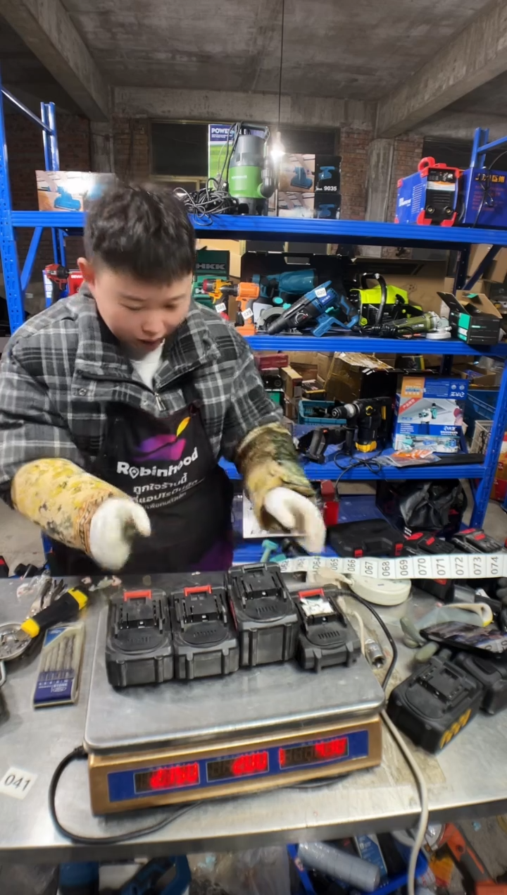 二手废电池坏的不能用！没有运费险061