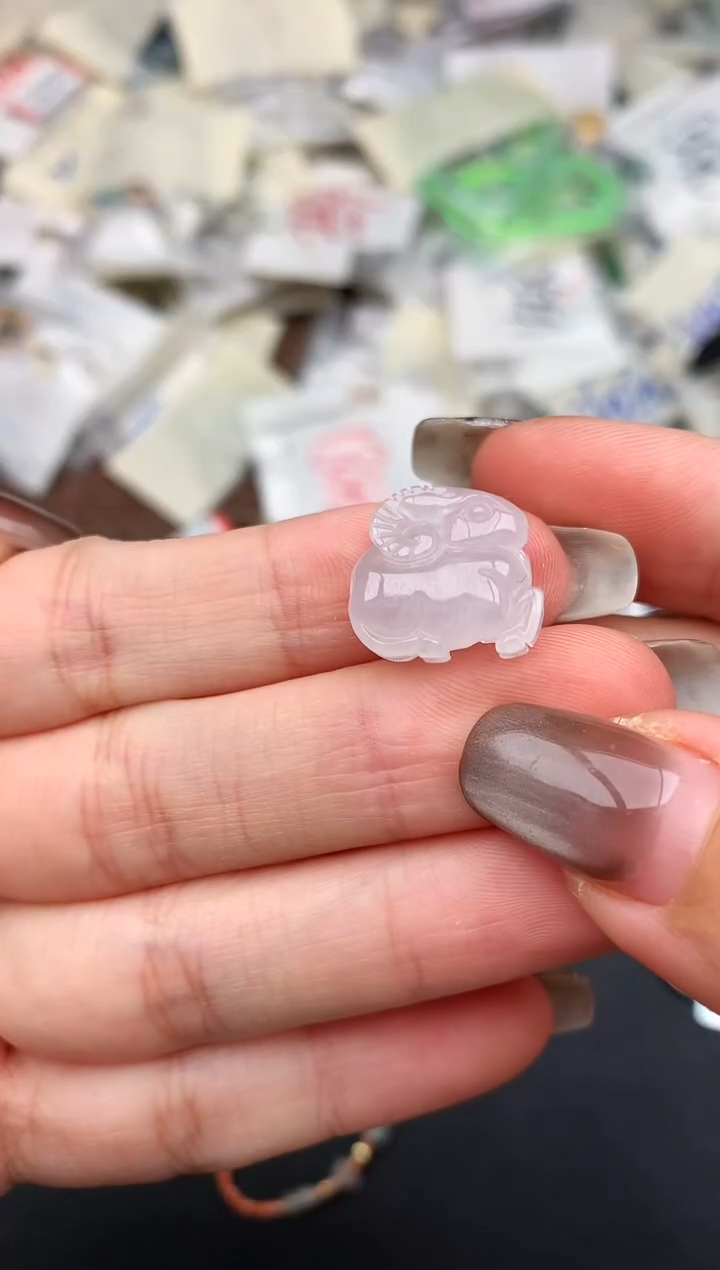 未镶嵌挂件翡翠—