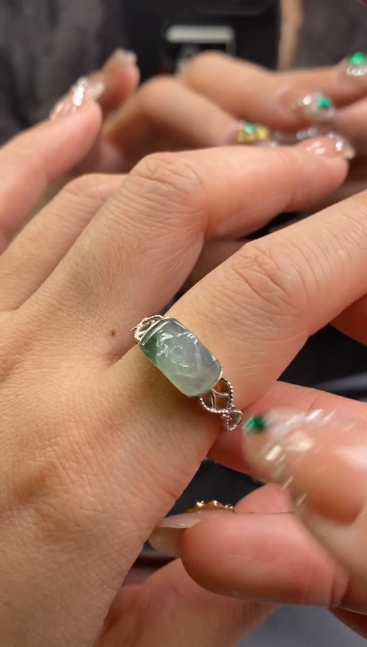 颈饰银S925镶嵌翡翠净货7591