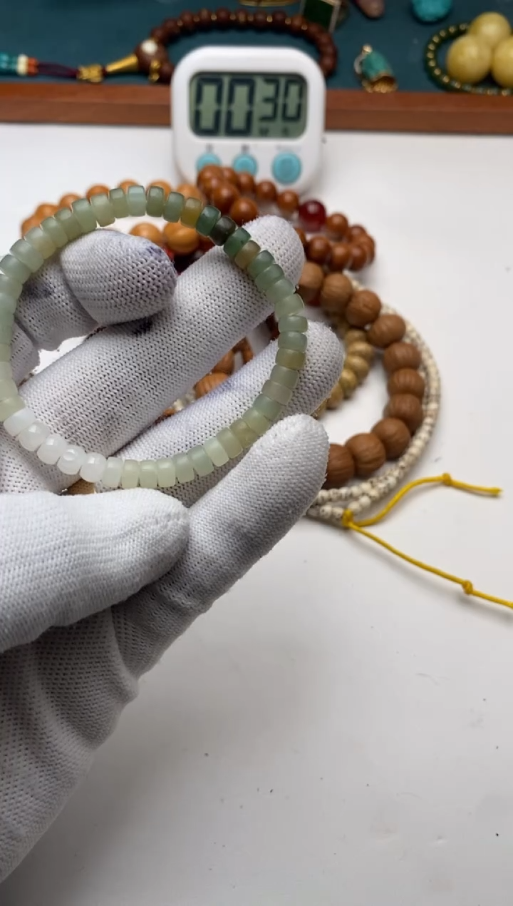 未镶嵌和田玉手串和田玉手串