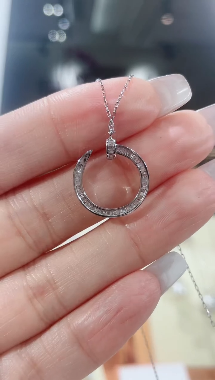 【闪购商品】钻石颈饰18K金镶嵌项链