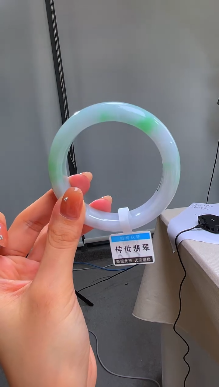 未镶嵌手镯翡翠退货标签需完好-053