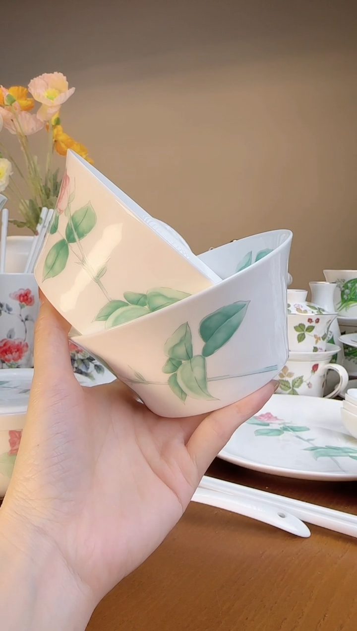 【闪购商品】玫瑰高骨瓷米碗2个