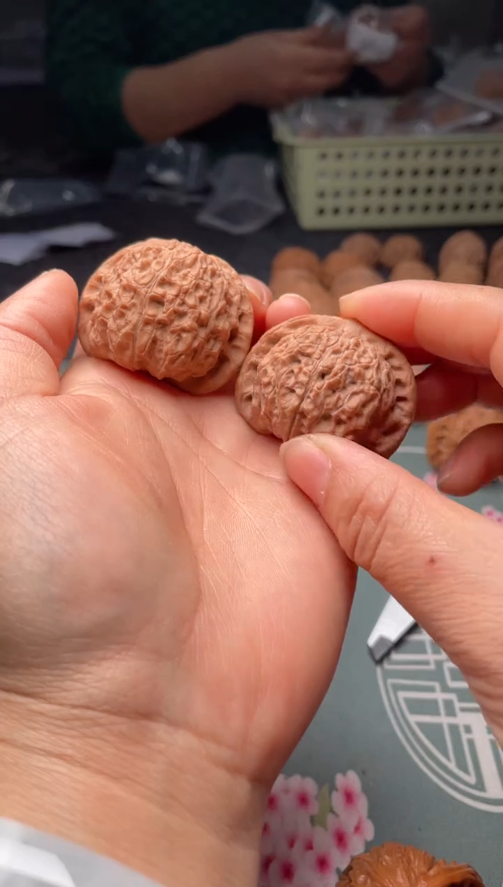 把件文玩核桃w310 血麒麟43尺