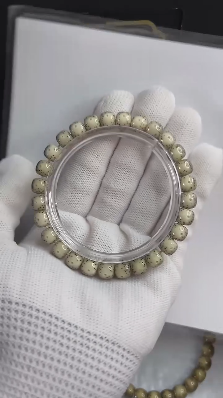 手串星月菩提小驼包8x7.a653