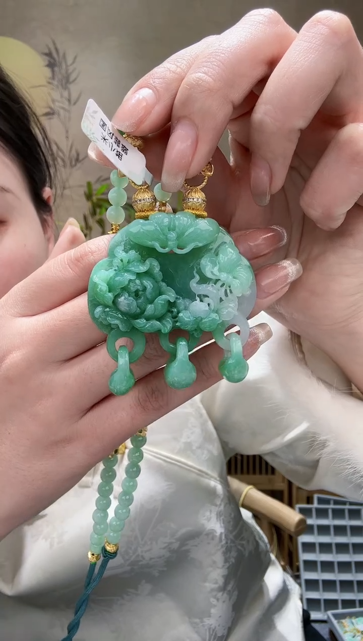 【闪购商品】翡翠颈饰未镶嵌吊坠