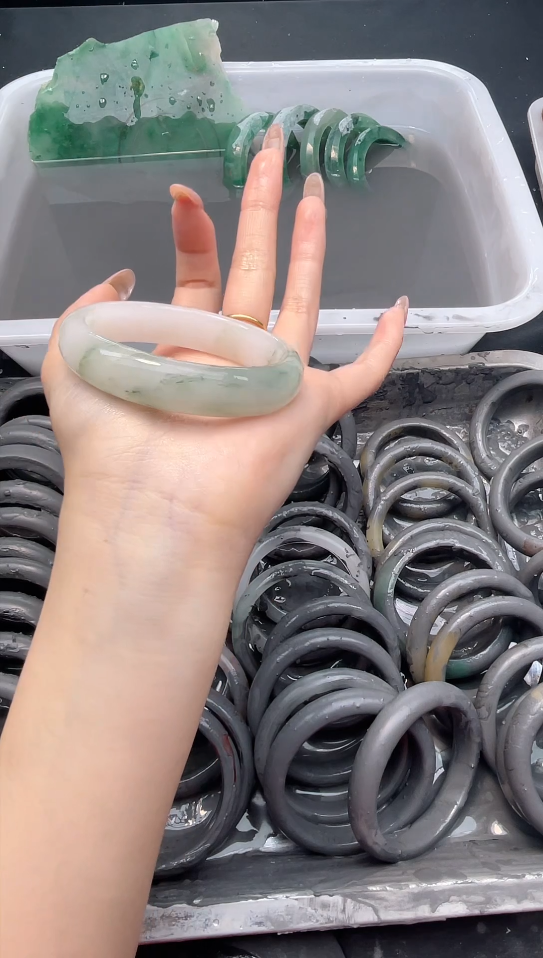 石英质玉手镯合金天山翠