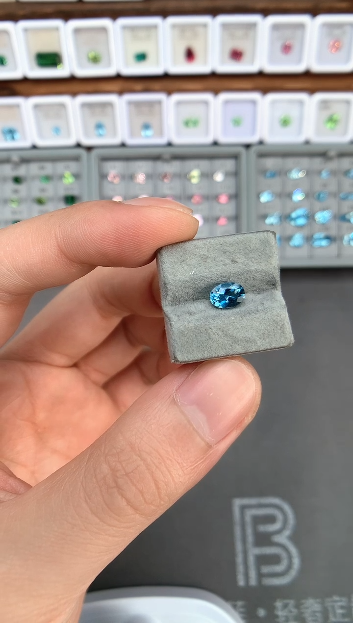 【闪购商品】定制海蓝宝石裸石未镶嵌0.89ct