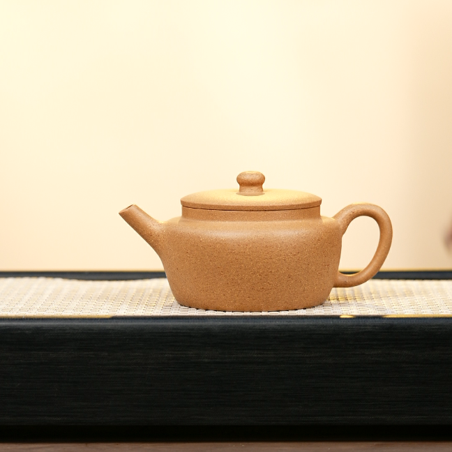 玉笠壶 鸡油黄    