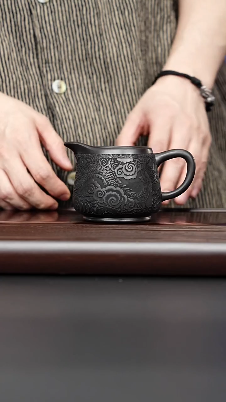 茶壶紫砂宜兴紫砂 石黄隐龙公道杯 高传霖