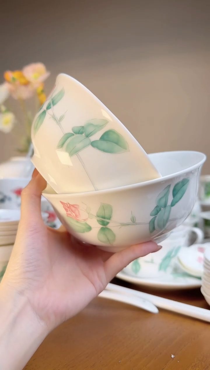 【闪购商品】玫瑰高骨瓷面碗2个