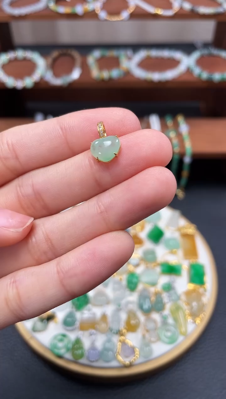 【闪购商品】翡翠吊坠(不含链)18K金镶嵌一个   JK523
