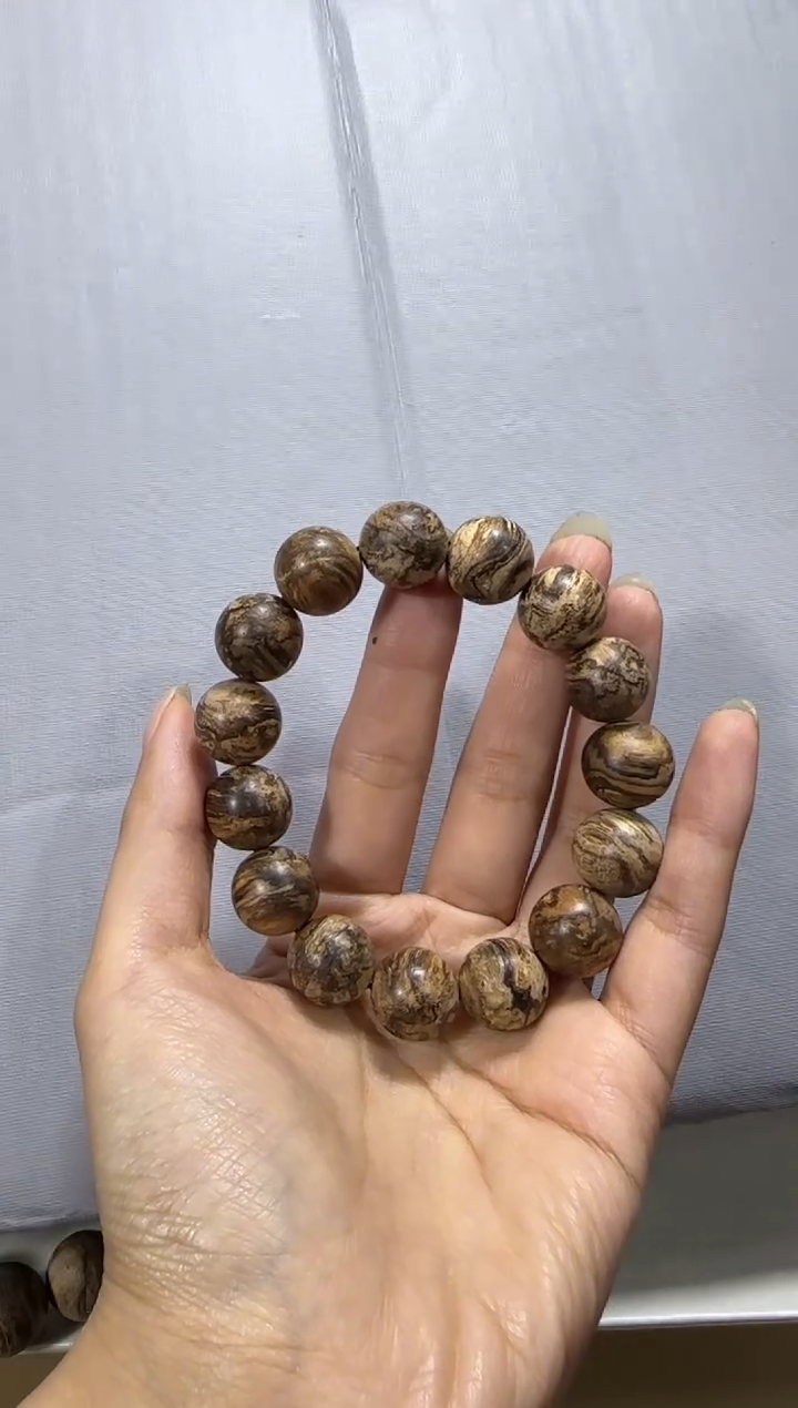 【闪购商品】沉香手串芽庄20老料1.4单圈多样性发货发其一