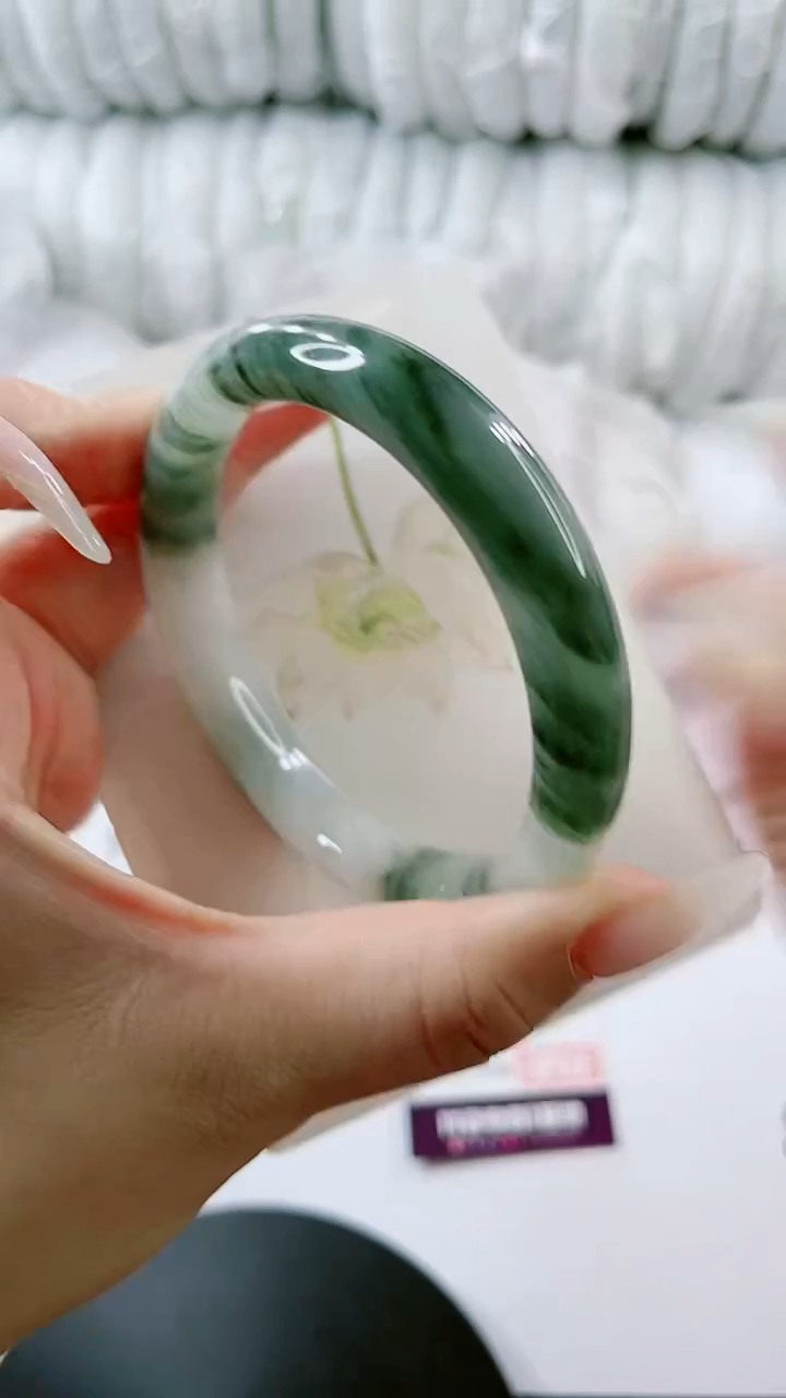 【闪购商品】石英质玉手镯未镶嵌多样性发货V382