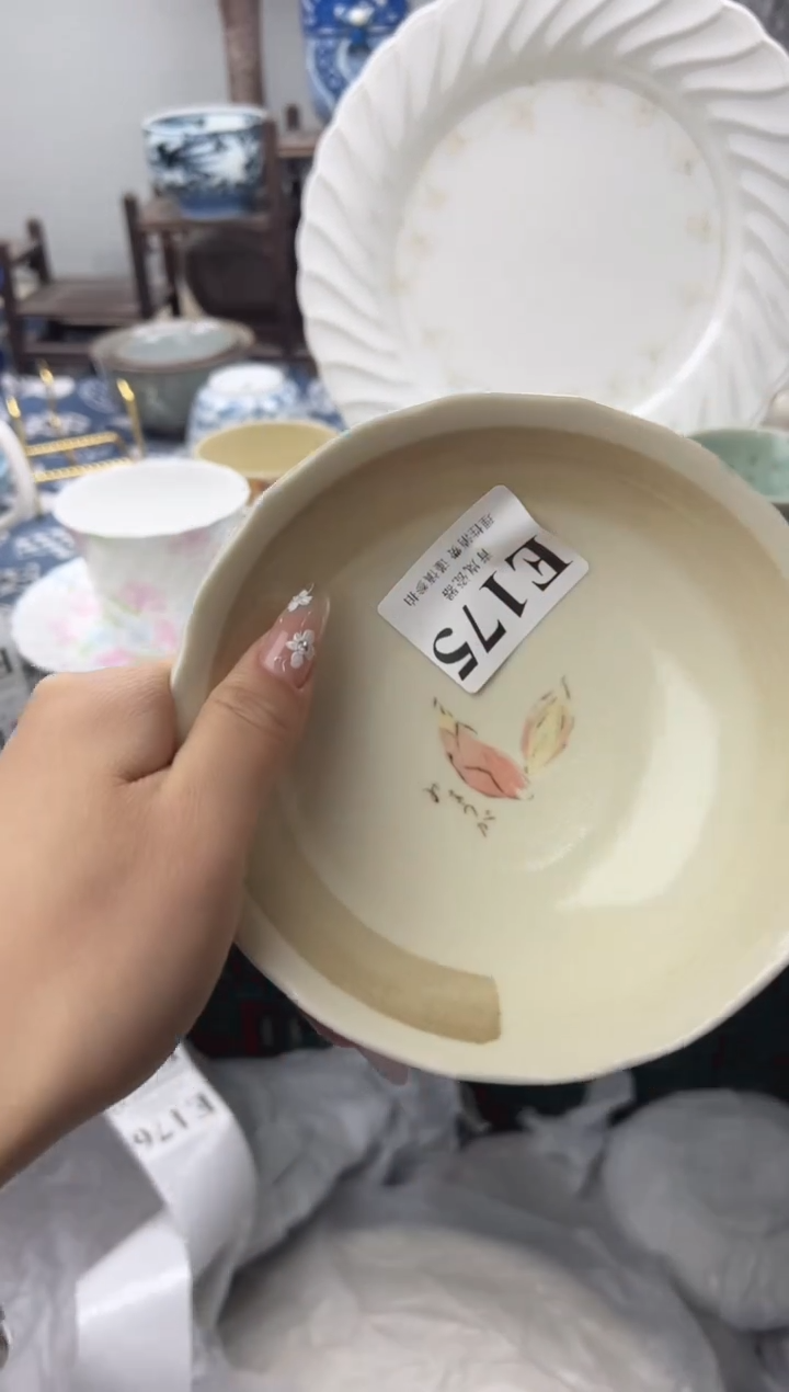 瓷片中****蕉  E175