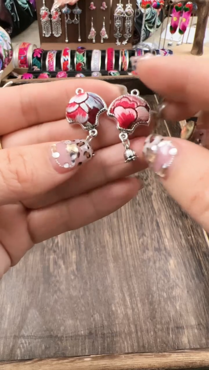 【闪购商品】织绣民族风老绣饰品293