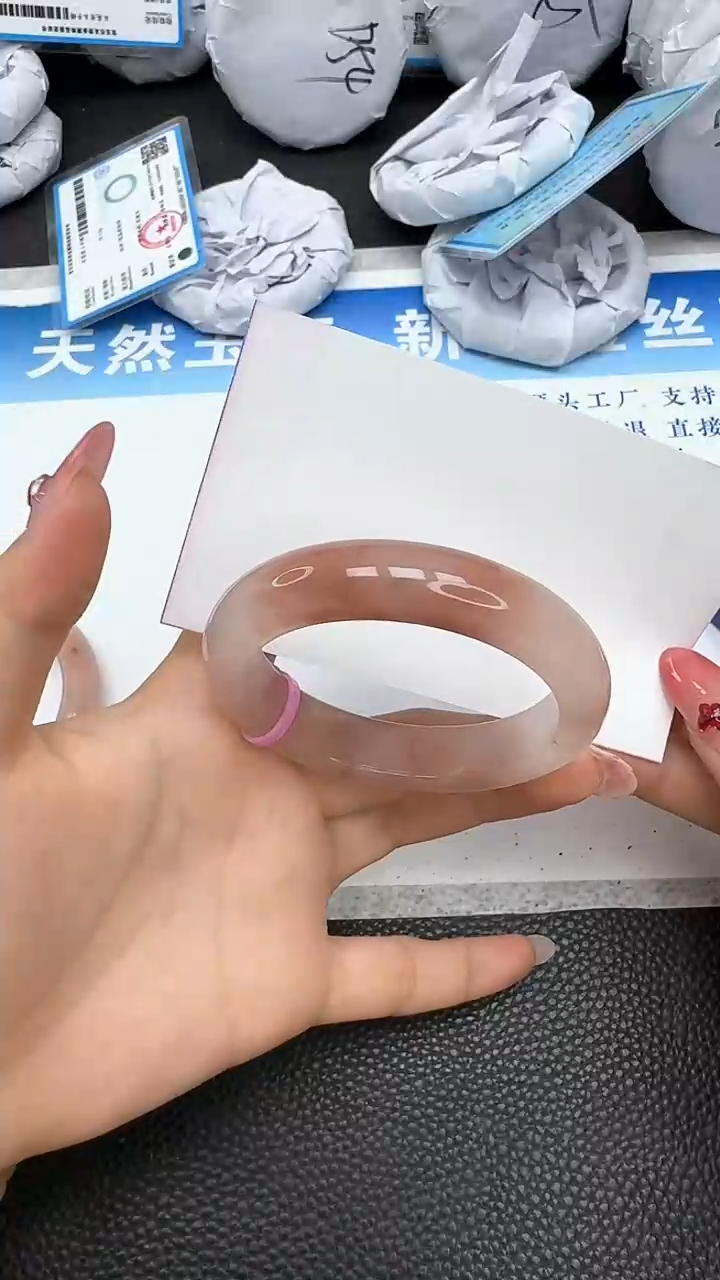 【闪购商品】石英质玉手镯未镶嵌150