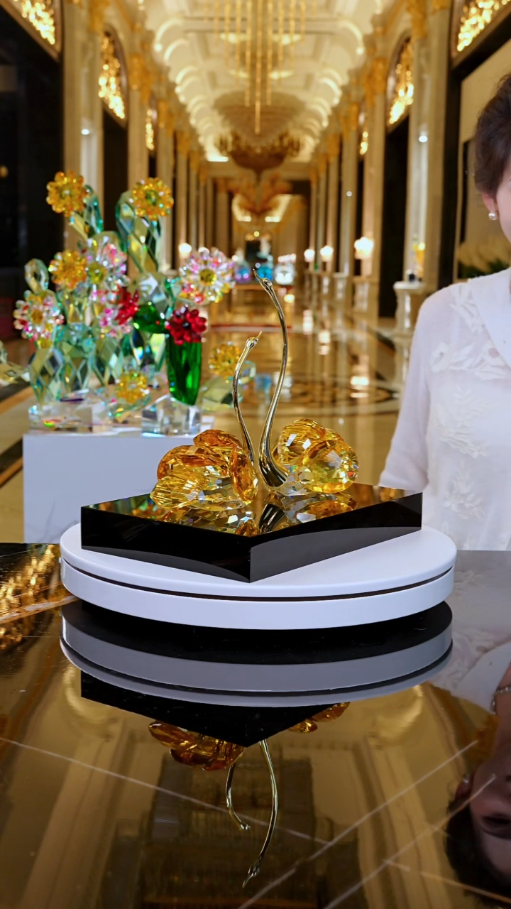 摆件YB00693天鹅摆件一组+黑底座30*20