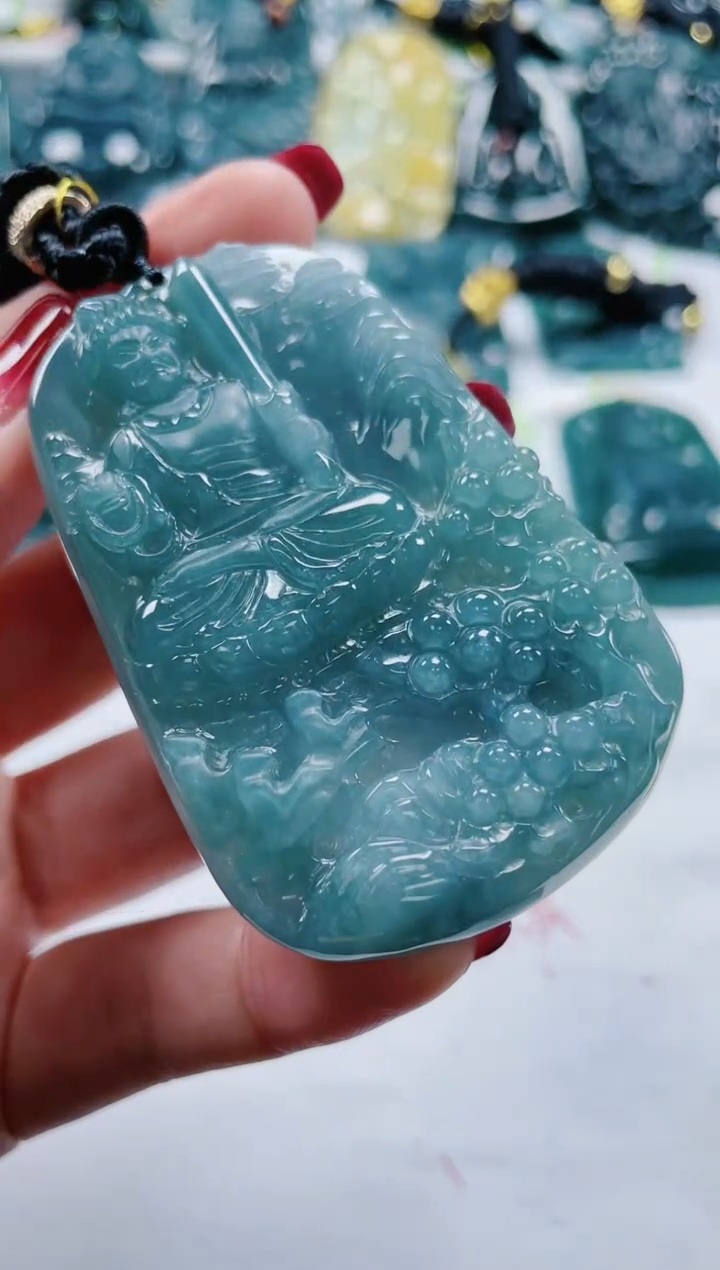 【闪购商品】翡翠颈饰未镶嵌             