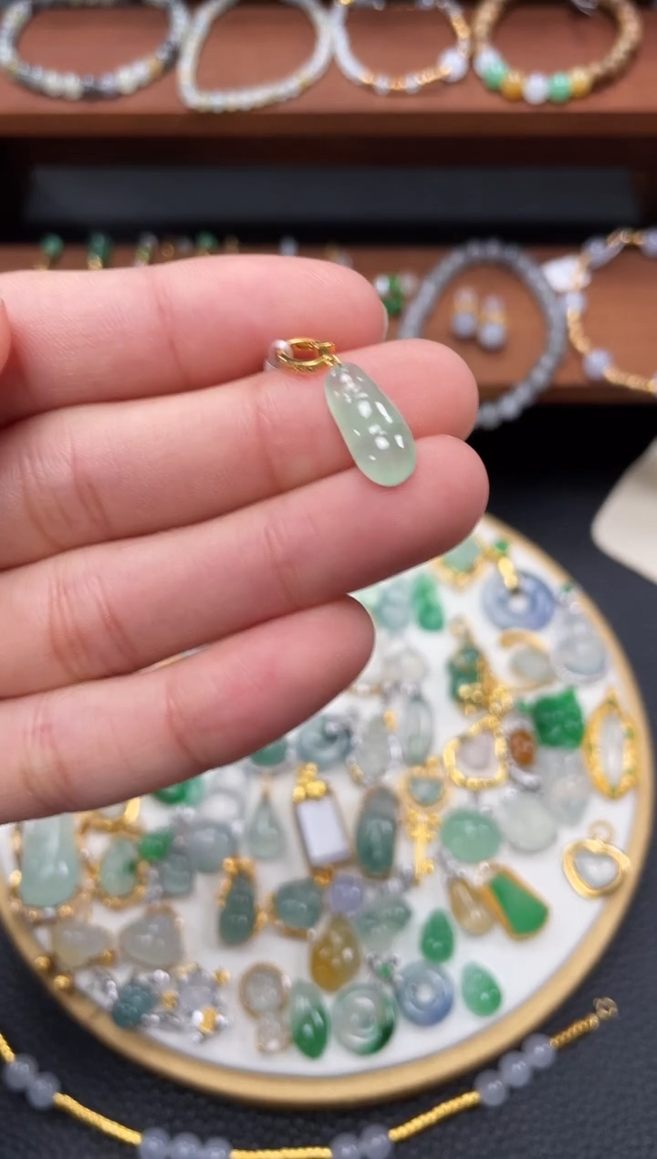 【闪购商品】翡翠吊坠(不含链)18K金镶嵌一个  JK519