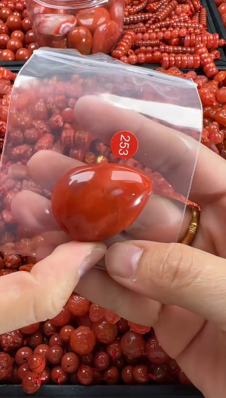 【闪购商品】南红玛瑙颈饰未镶嵌1